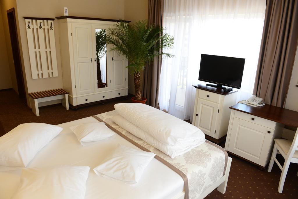 Hotel Europa Baia Mare Cameră foto